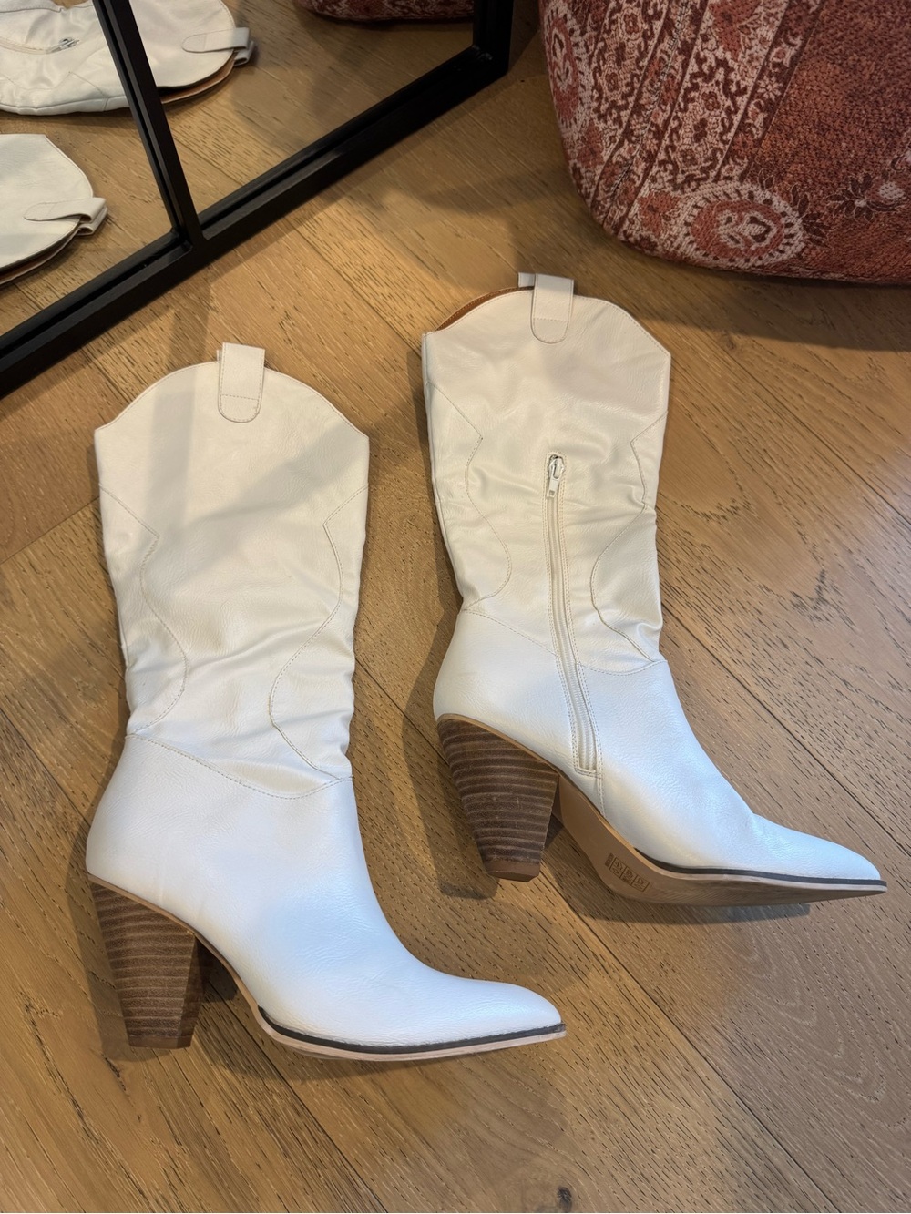 Vici Legend Faux Leather Western Boot White|Pointed Toe Concert Festival
